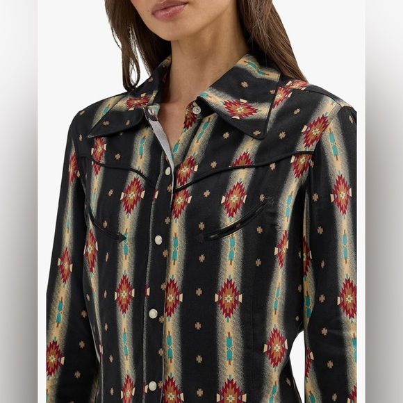 Wrangler Women's X Lainey Wilson Black Checotah Western Snap Shirt Rodeo - Picture 2 of 14